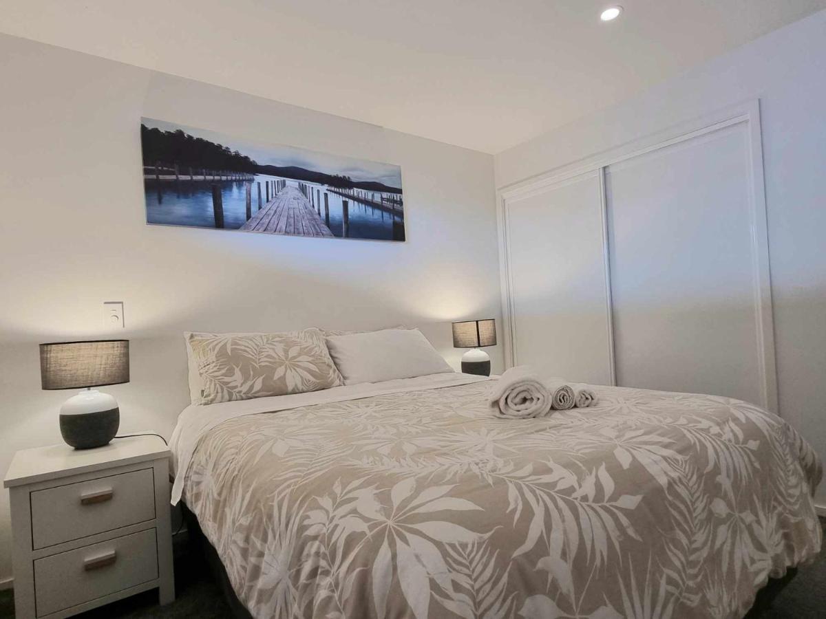 Apartment Modern 1 Bedroom Across From Hagley Park